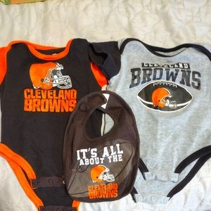 Set of 2 NFL baby onesies/bib, Cleveland Browns, 3-6 months, brown and orange